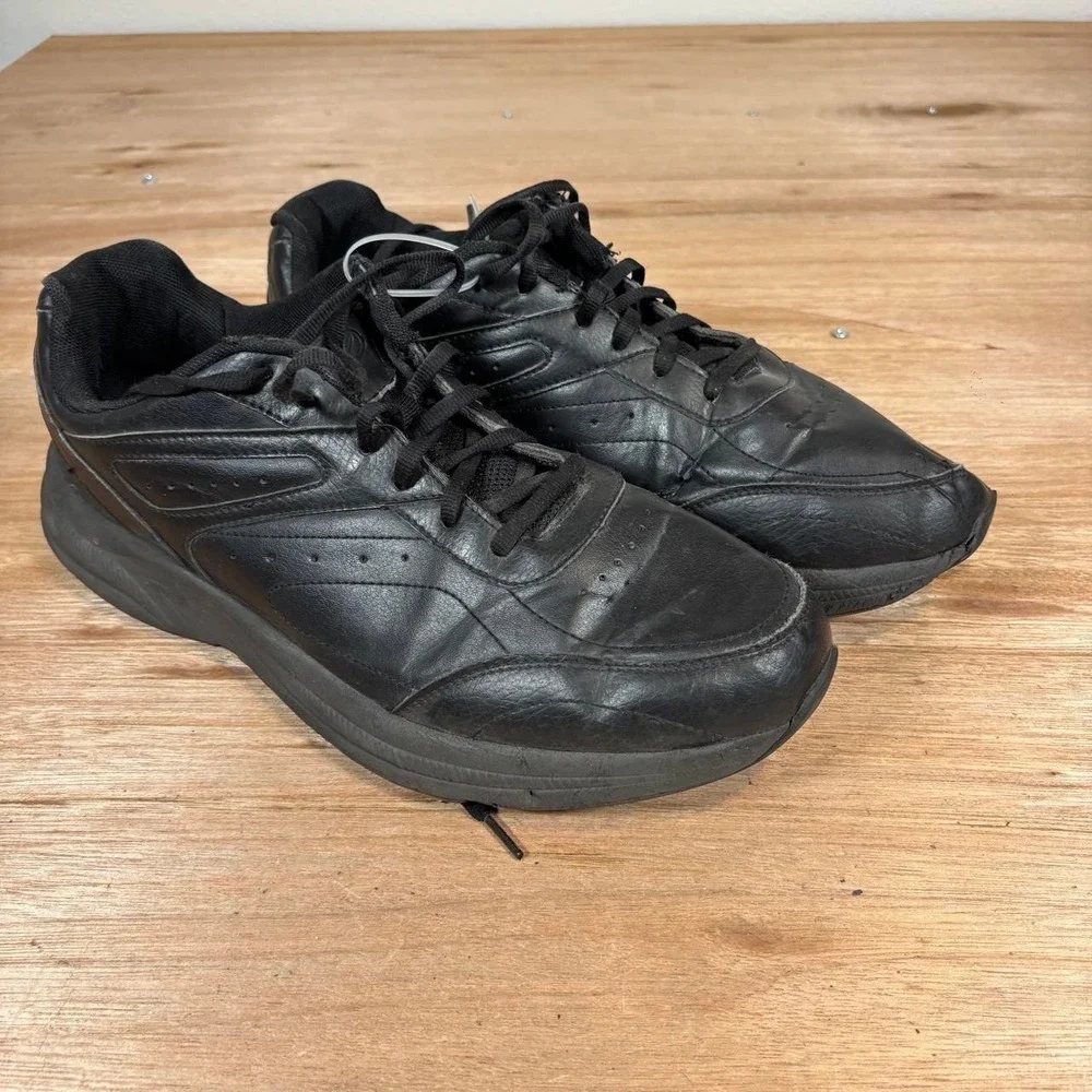 Black leather sneakers with a retro vibe Size 13